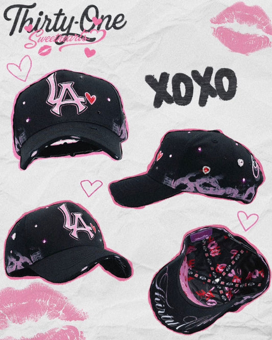 31 Hats “XOXO”